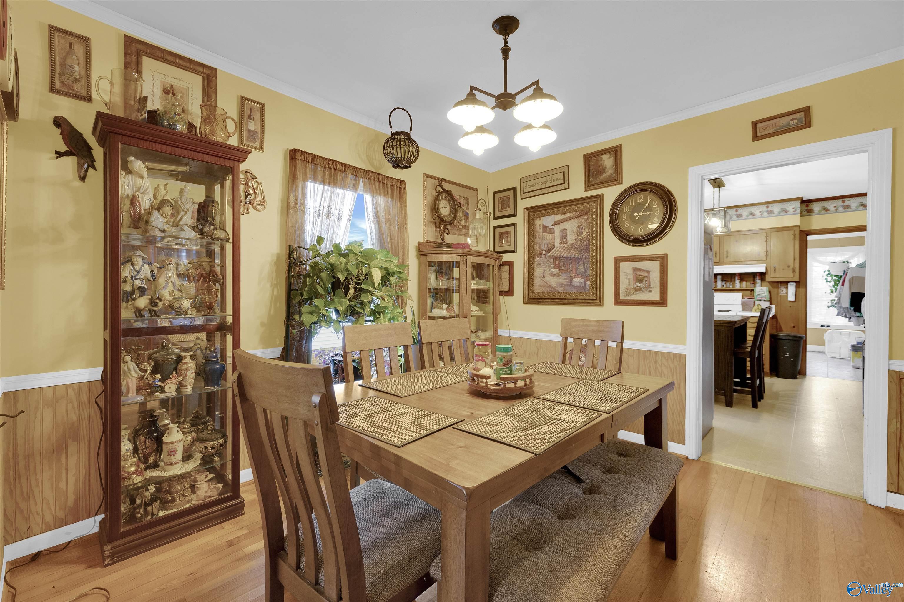 605 NW Forest Avenue NW