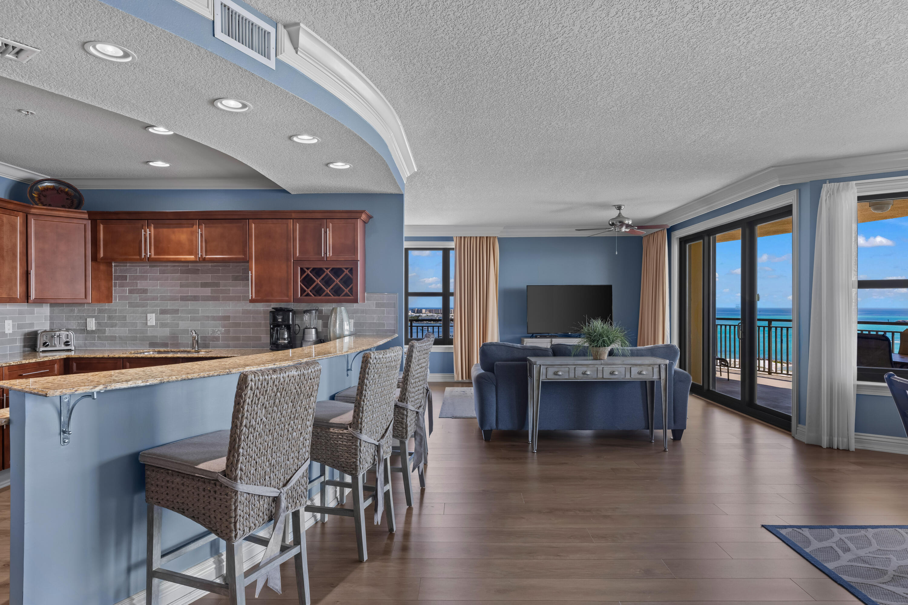 10 Harbor Boulevard, W625