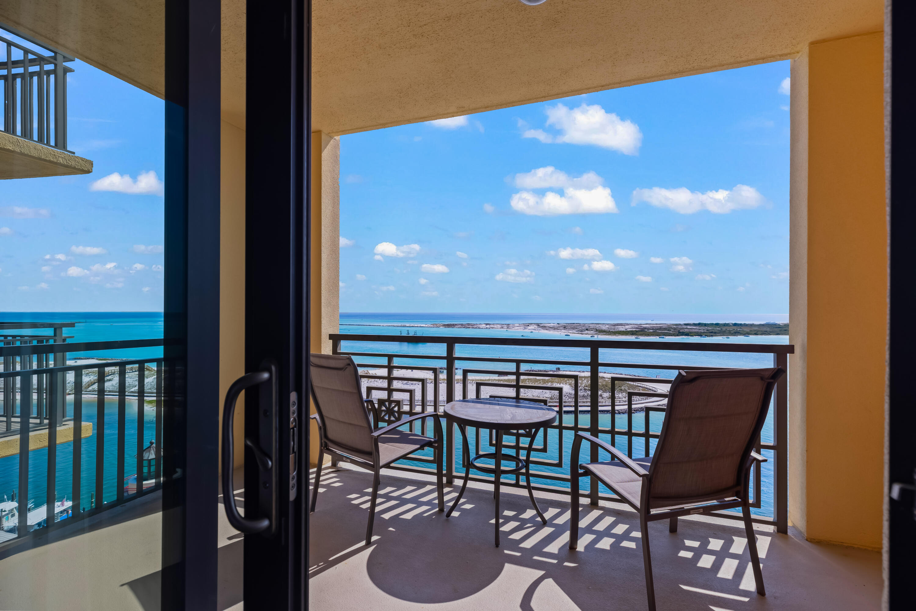 10 Harbor Boulevard, W625