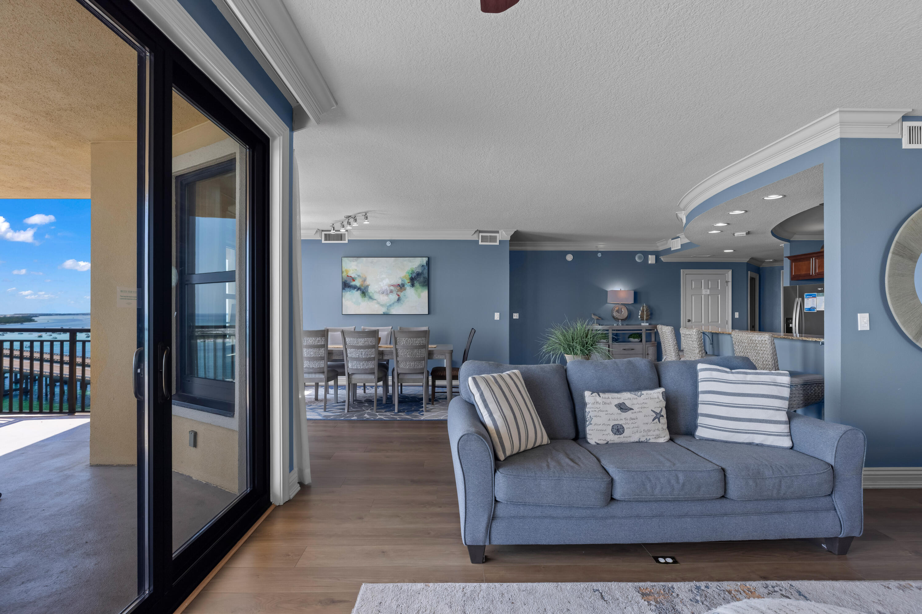 10 Harbor Boulevard, W625