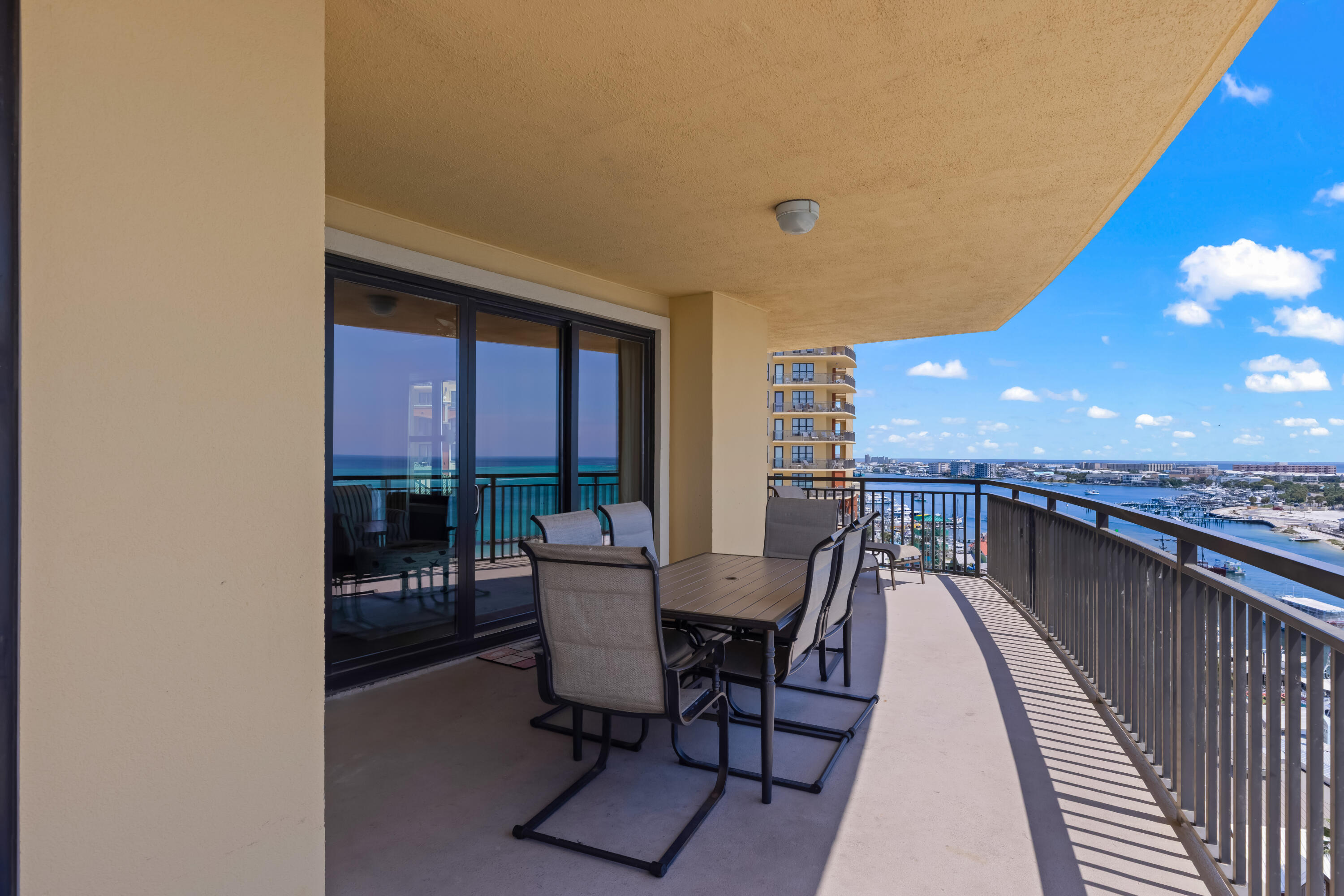 10 Harbor Boulevard, W625