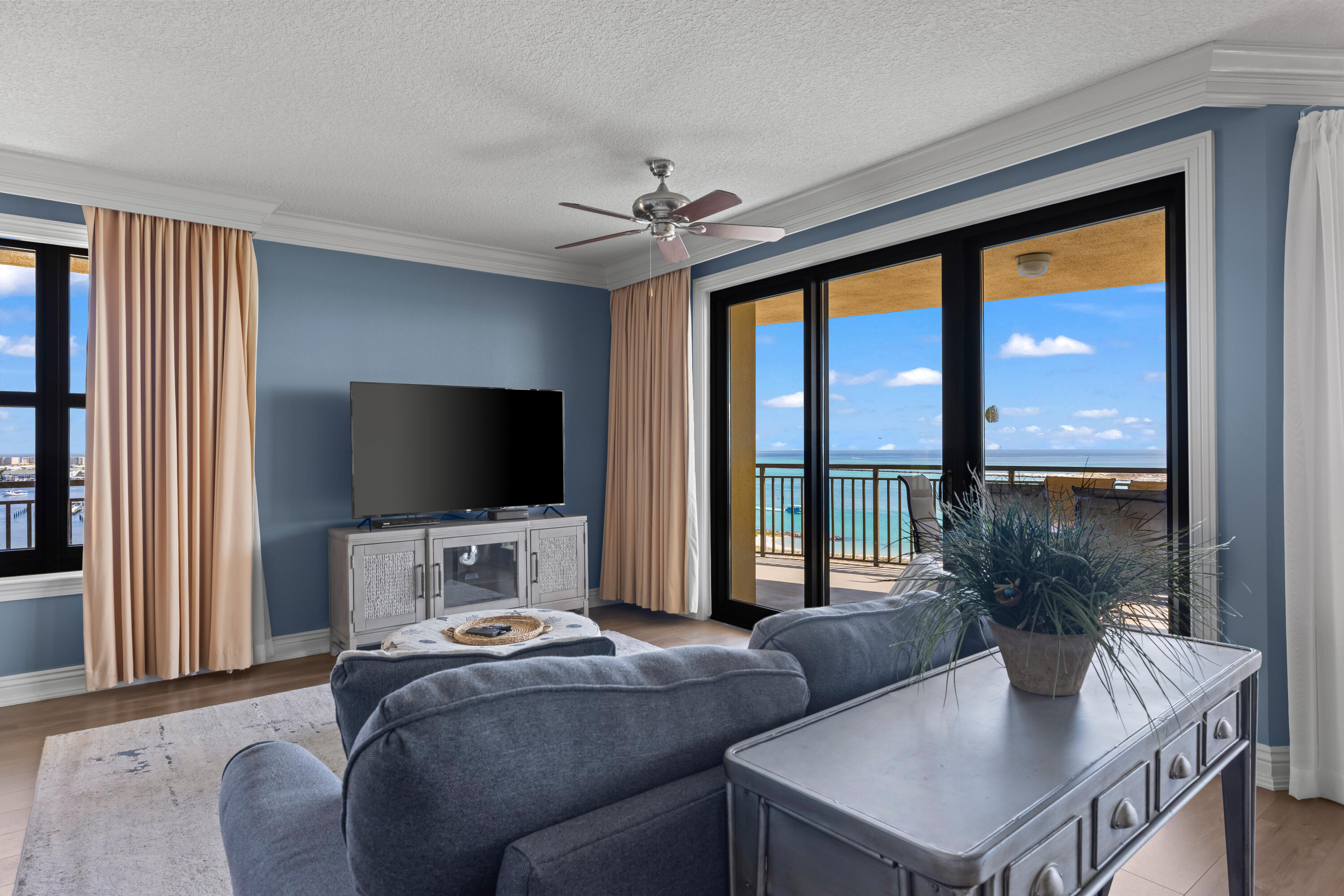 10 Harbor Boulevard, W625