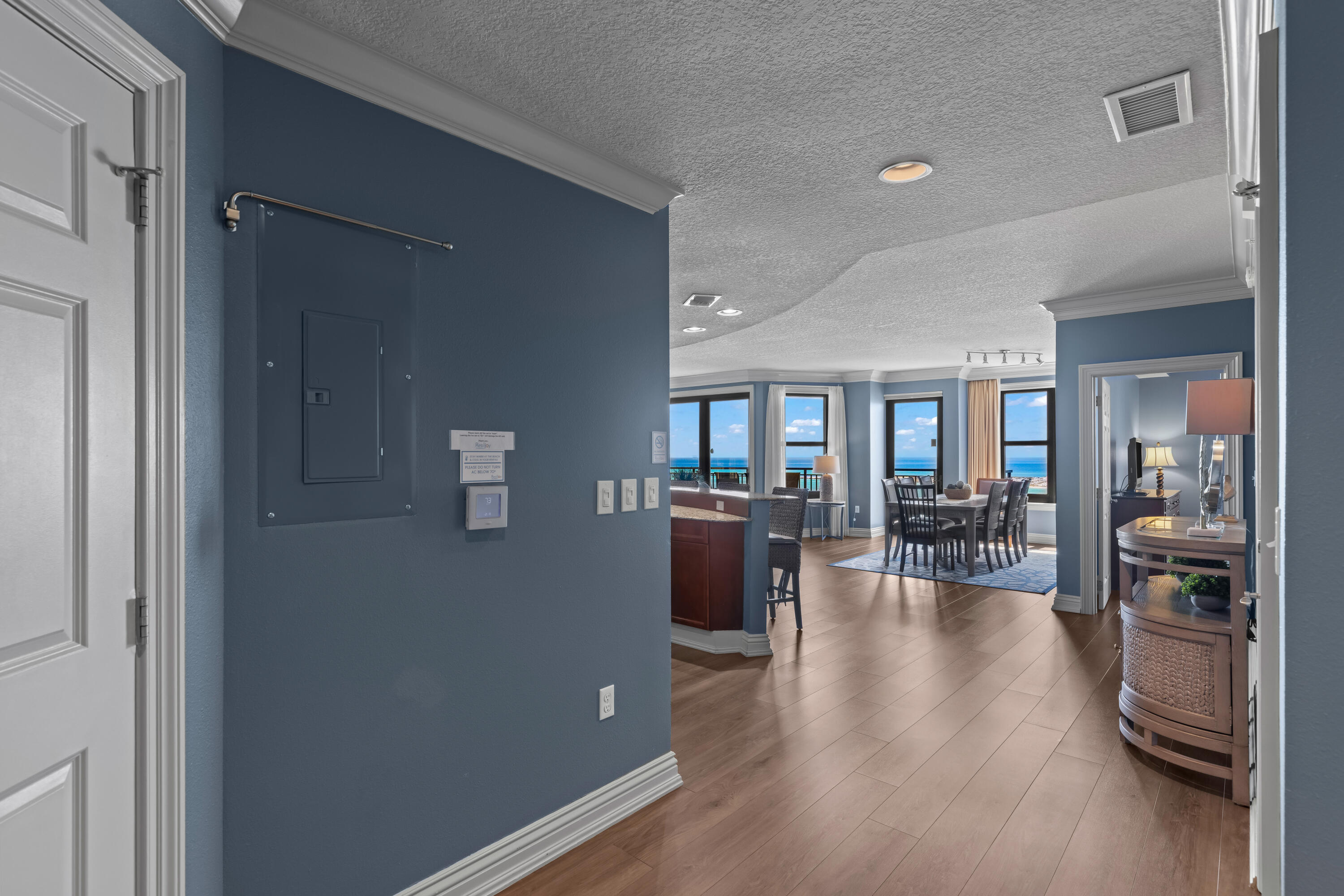 10 Harbor Boulevard, W625