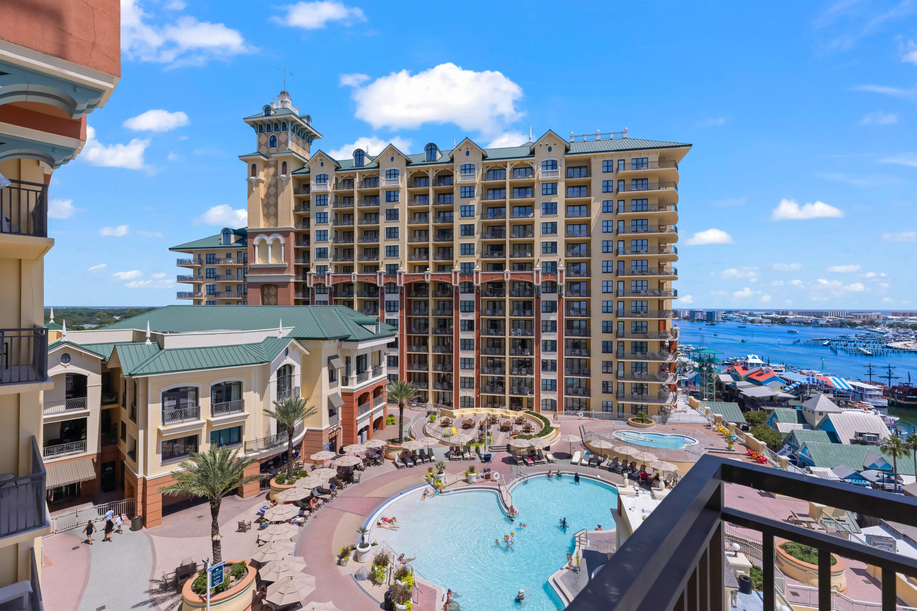 10 Harbor Boulevard, W625
