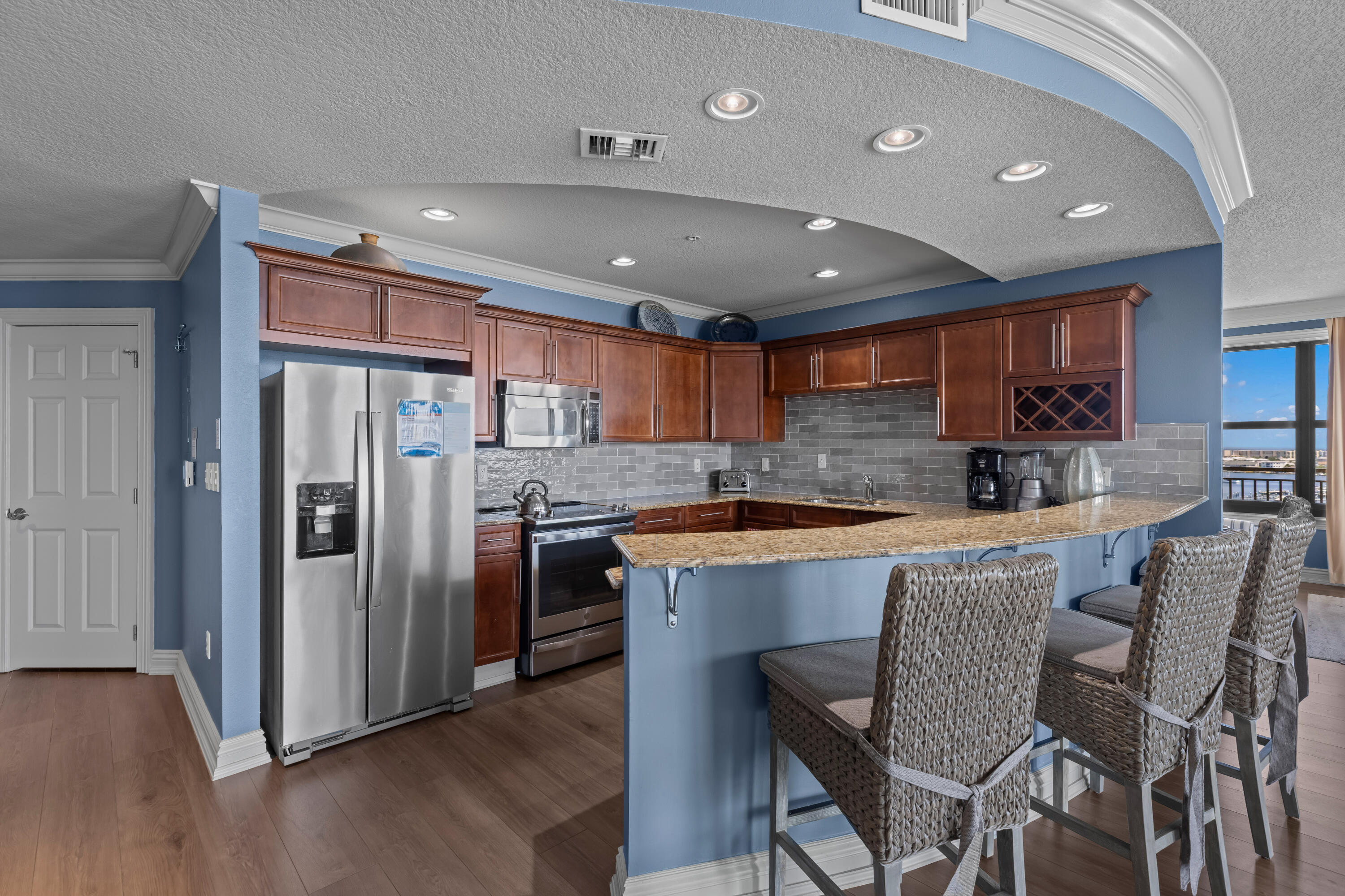 10 Harbor Boulevard, W625