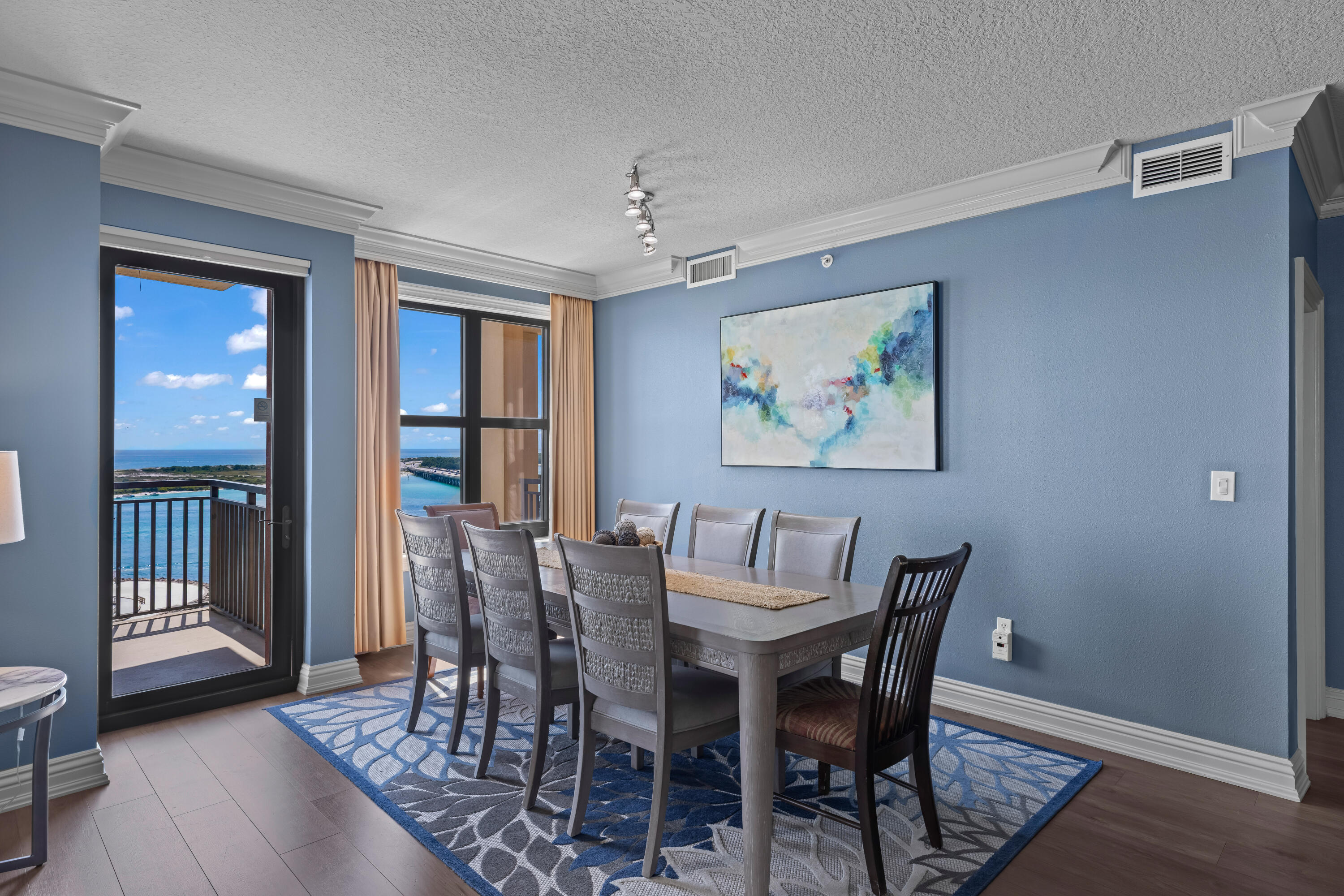 10 Harbor Boulevard, W625