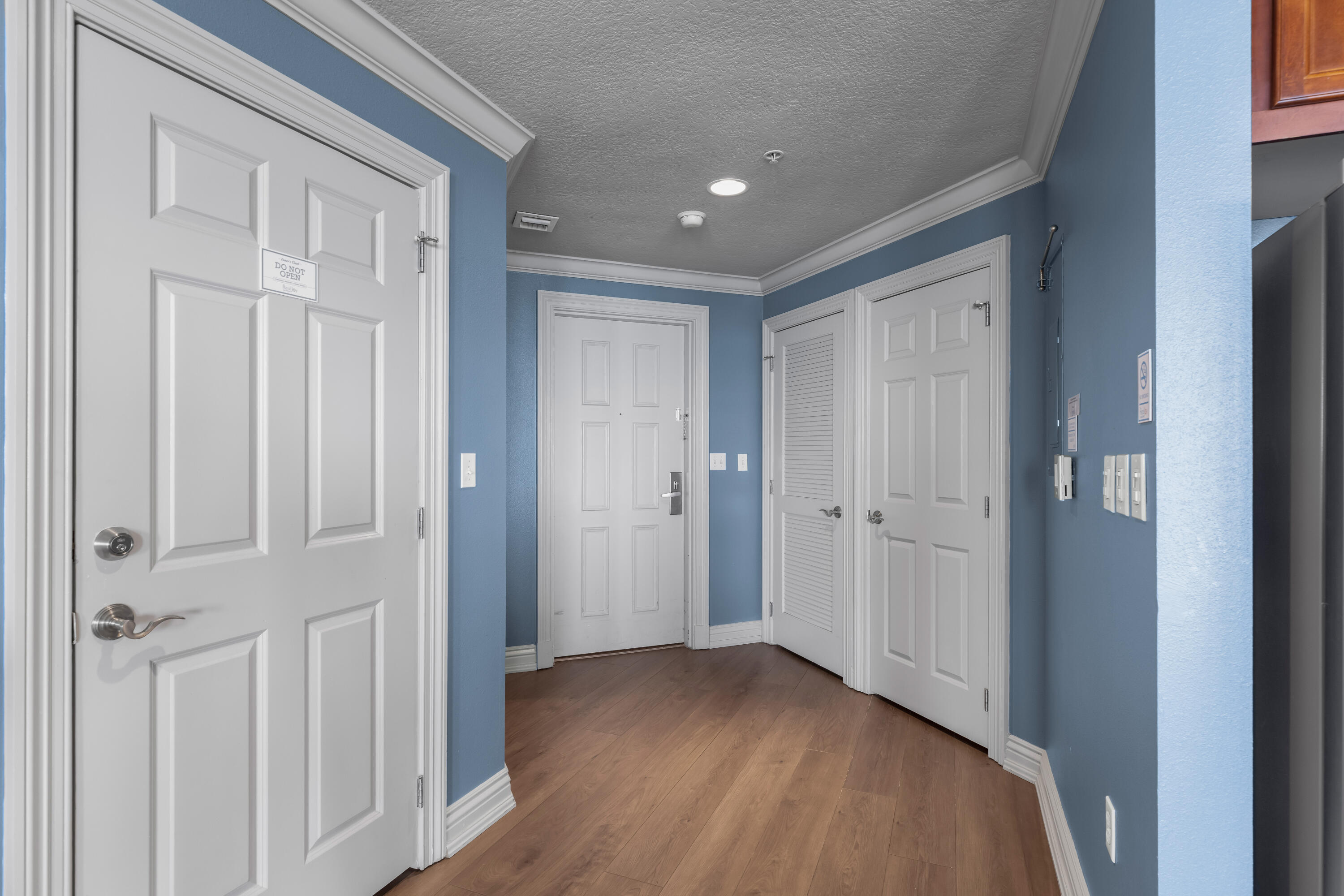 10 Harbor Boulevard, W625