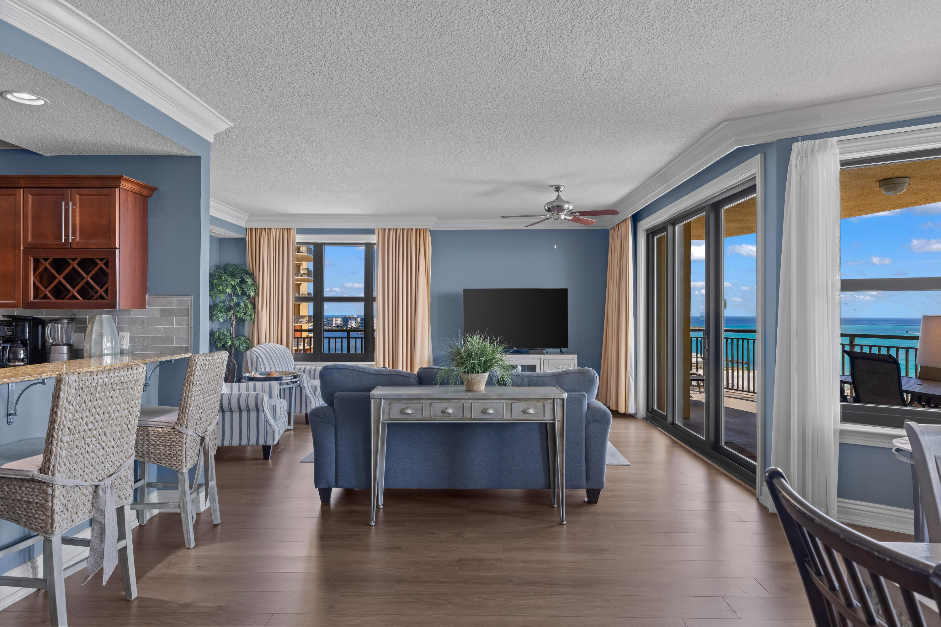 10 Harbor Boulevard, W625