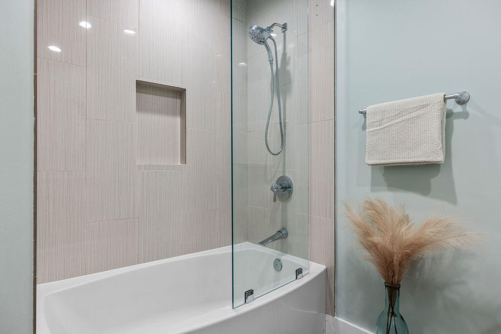 442 W Shipwreck Road