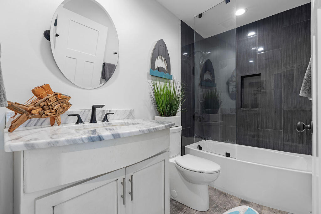 442 W Shipwreck Road