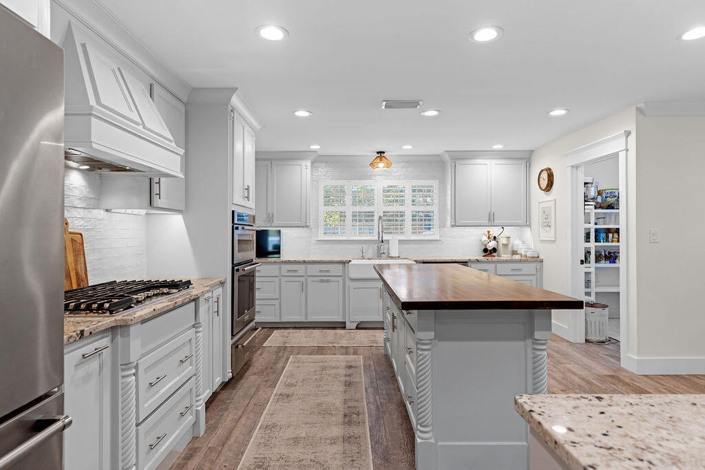 442 W Shipwreck Road