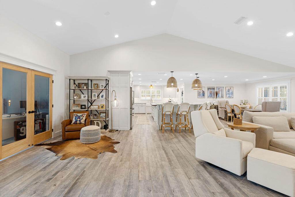 442 W Shipwreck Road