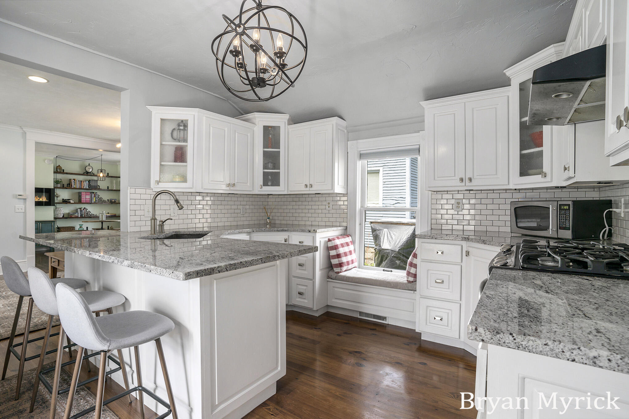 225 W 11th Street