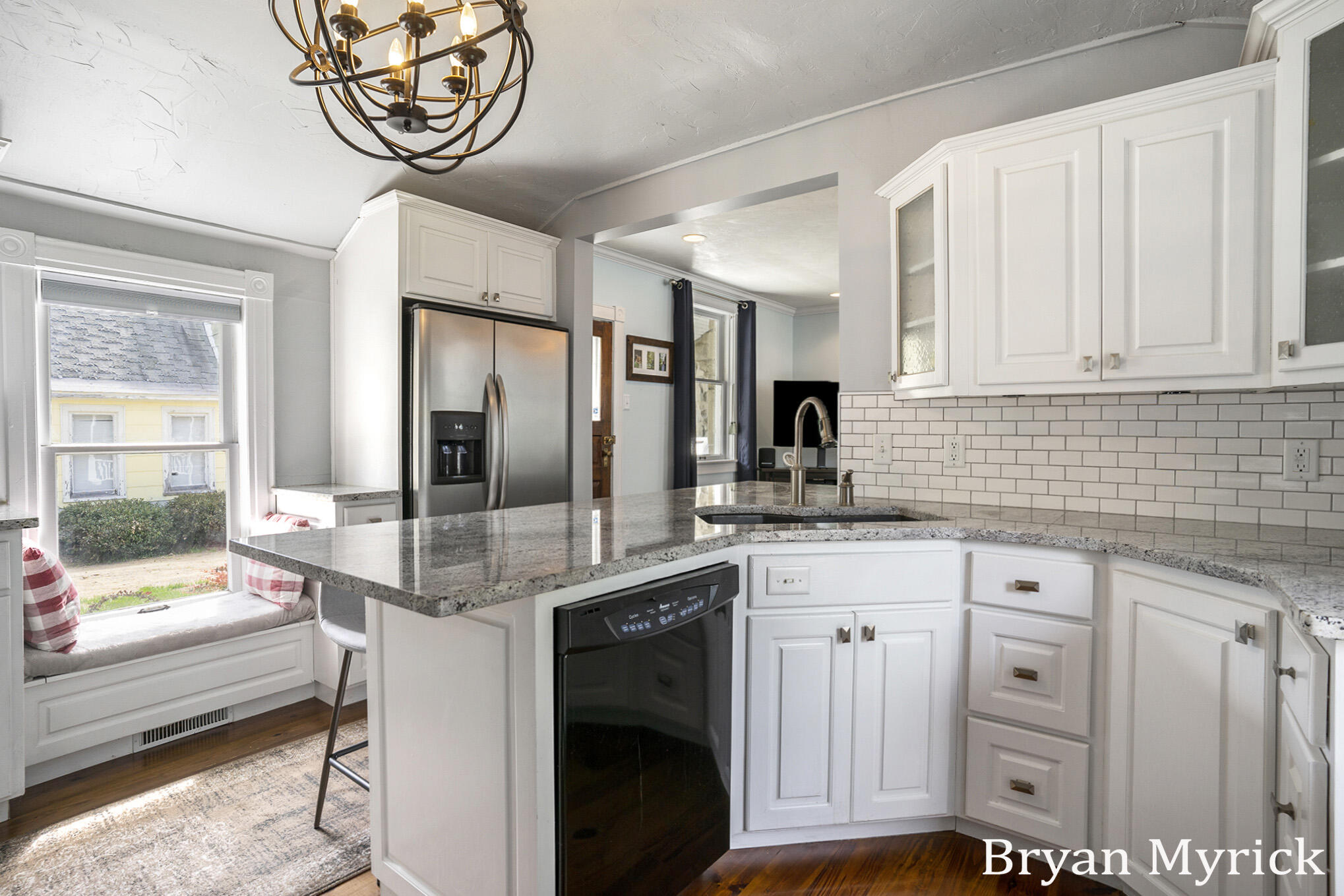 225 W 11th Street