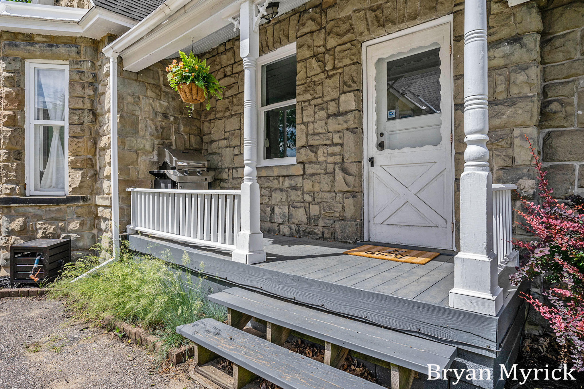 225 W 11th Street