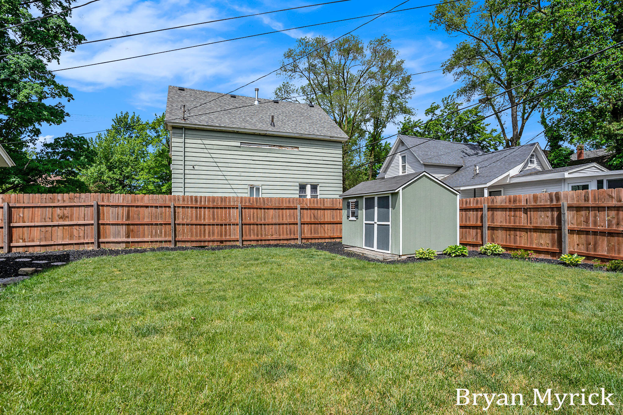 225 W 11th Street