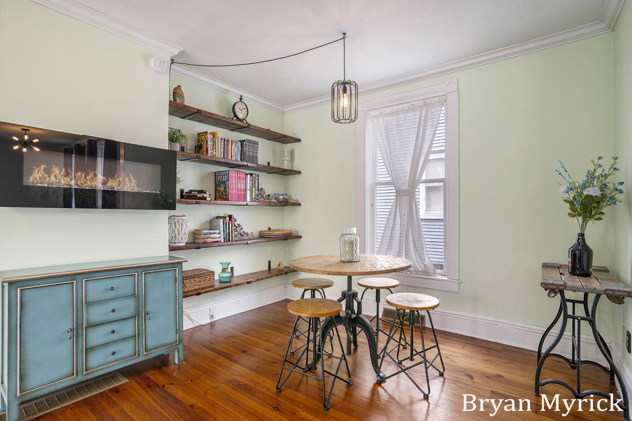 225 W 11th Street