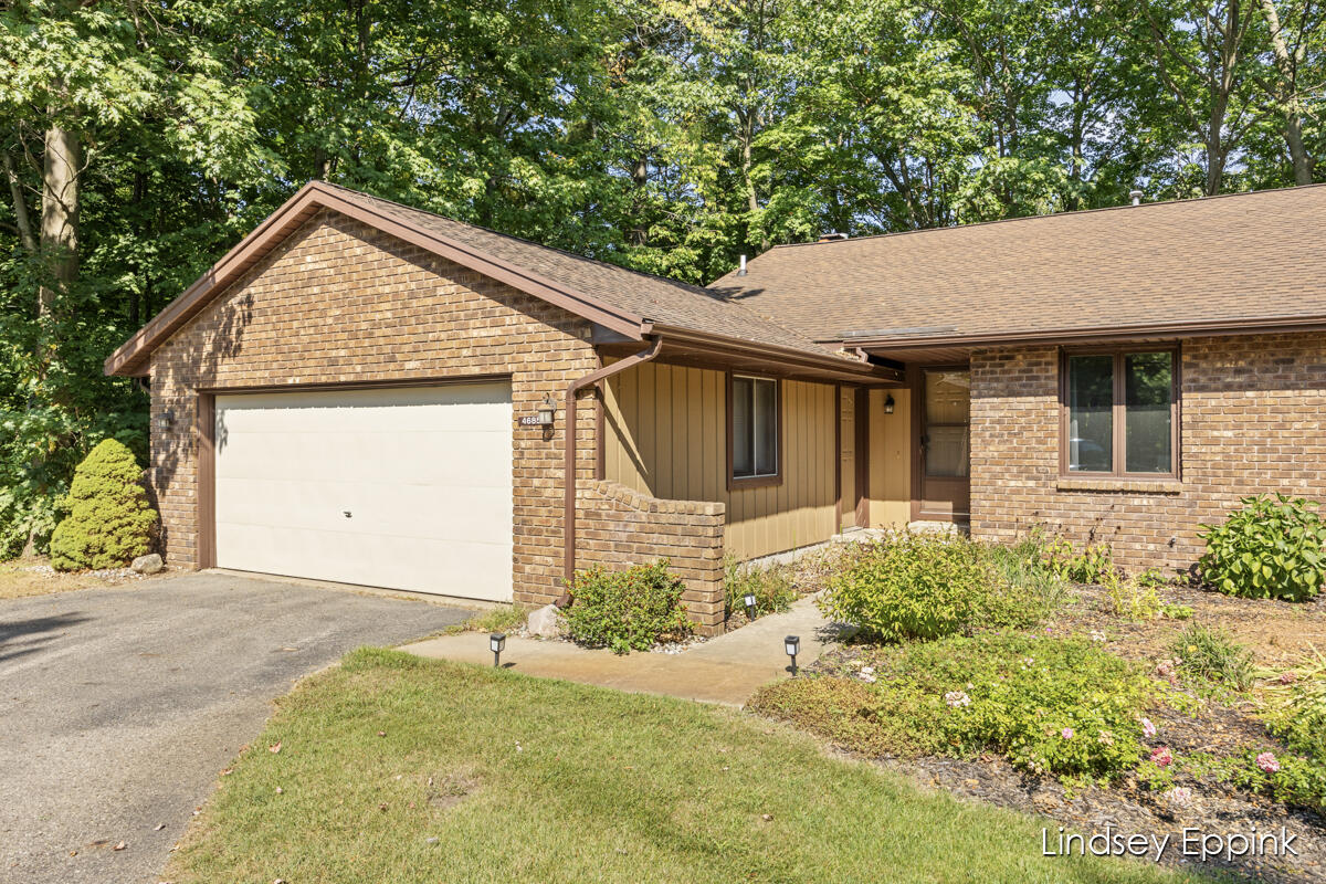 4685 Ottawa Creek Drive