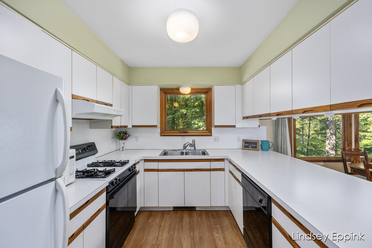 4685 Ottawa Creek Drive