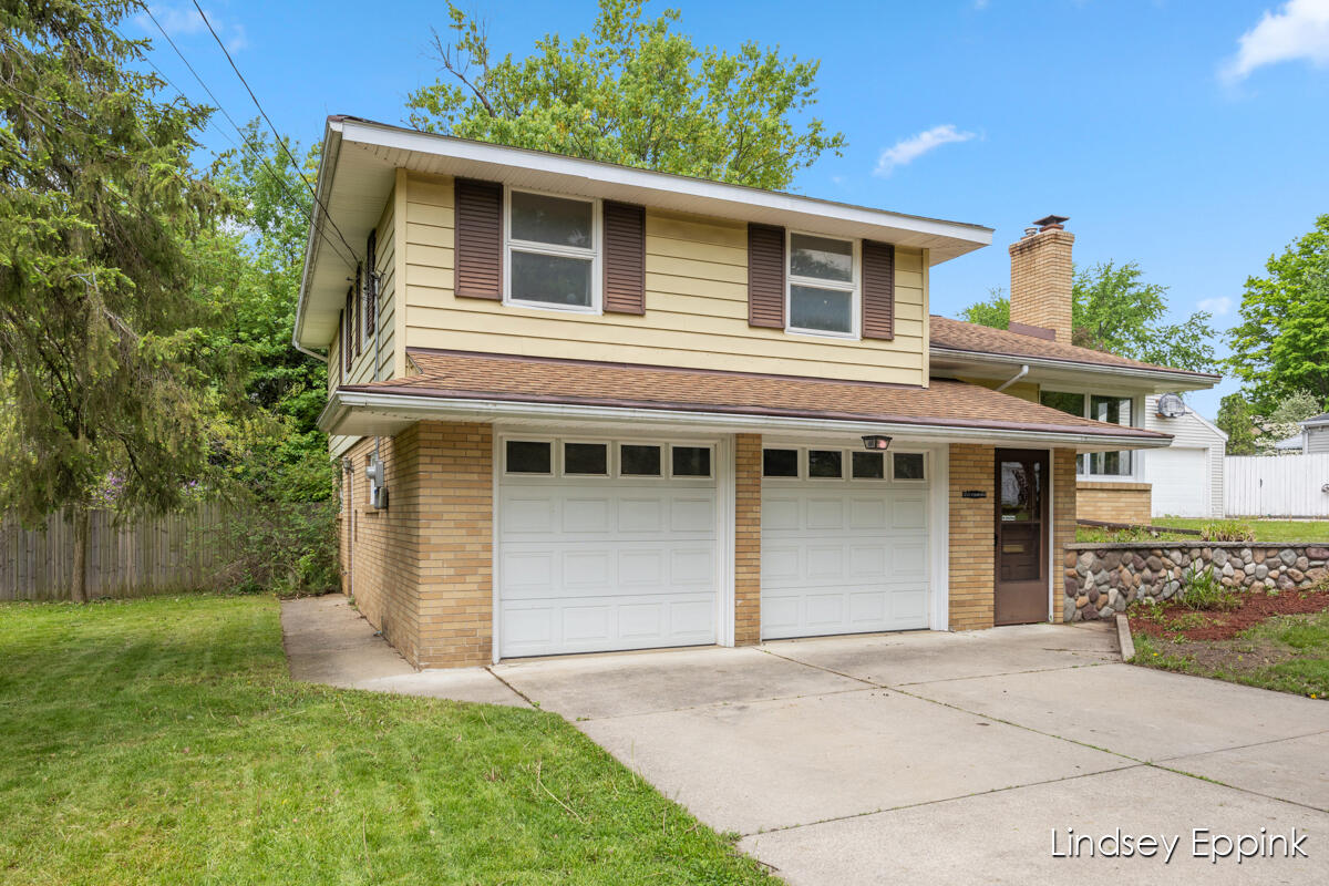 2233 Cambridge Drive SE
