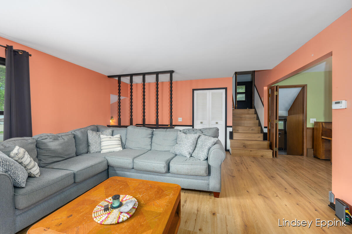 2233 Cambridge Drive SE