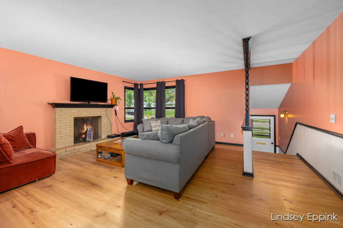 2233 Cambridge Drive SE