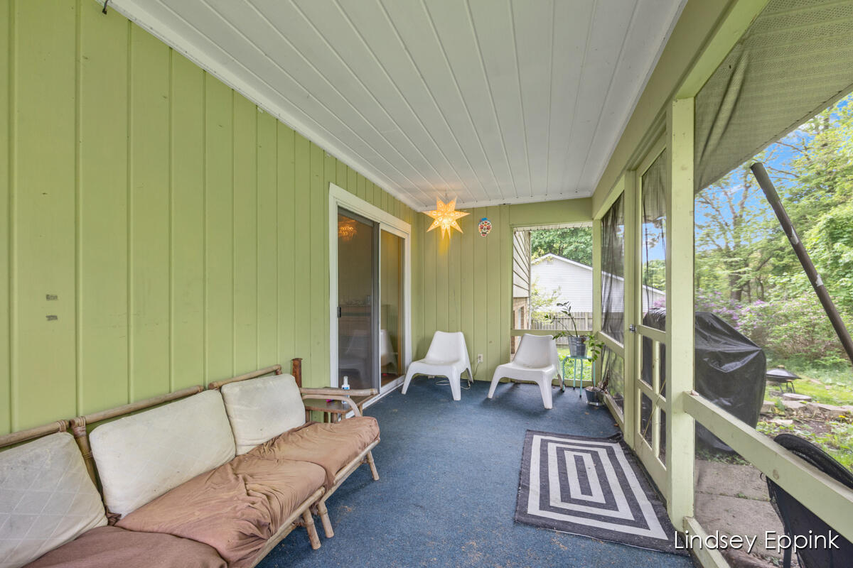 2233 Cambridge Drive SE