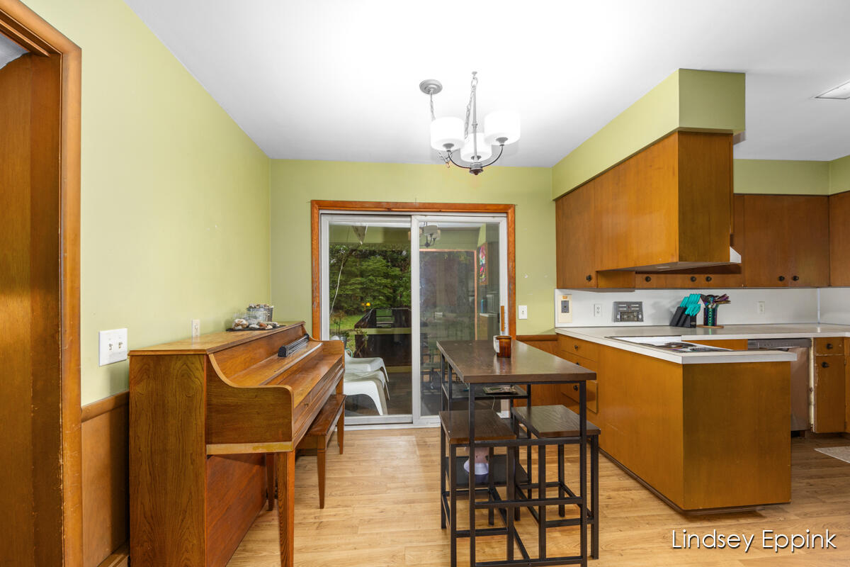 2233 Cambridge Drive SE