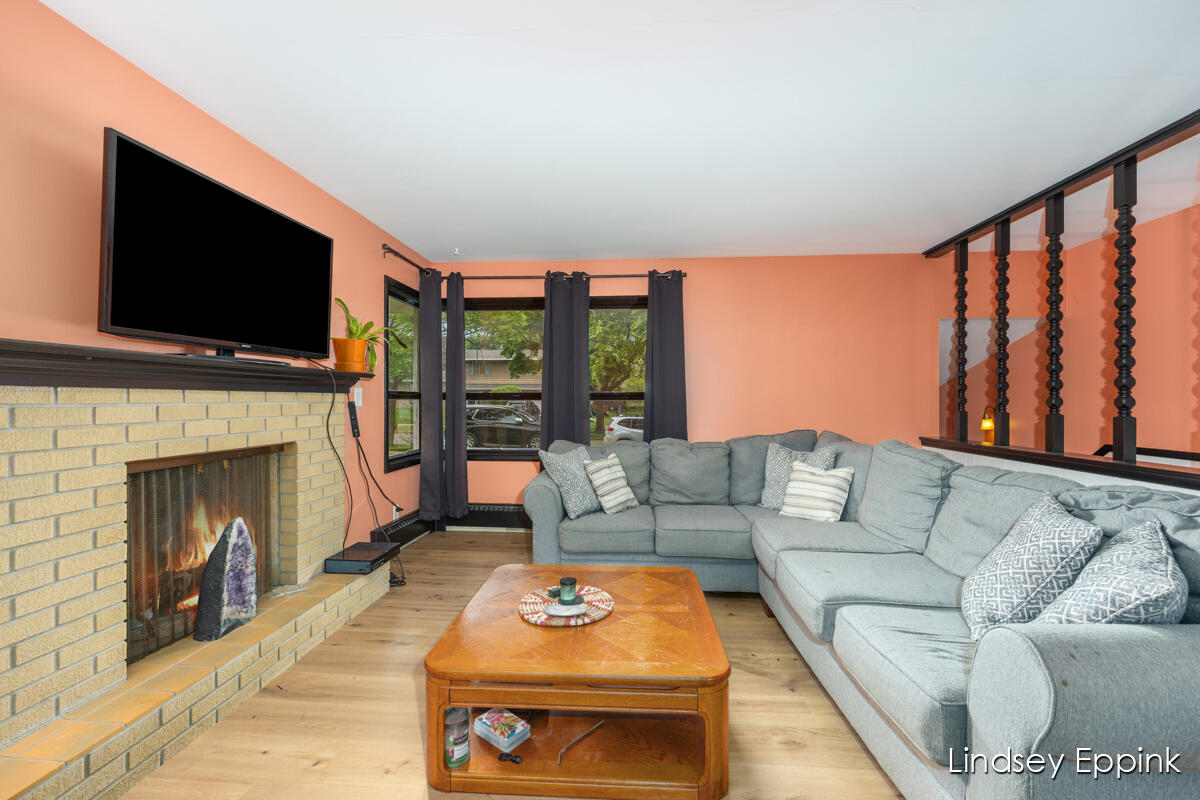 2233 Cambridge Drive SE