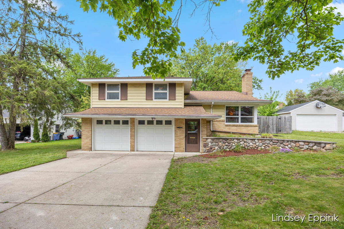 2233 Cambridge Drive SE