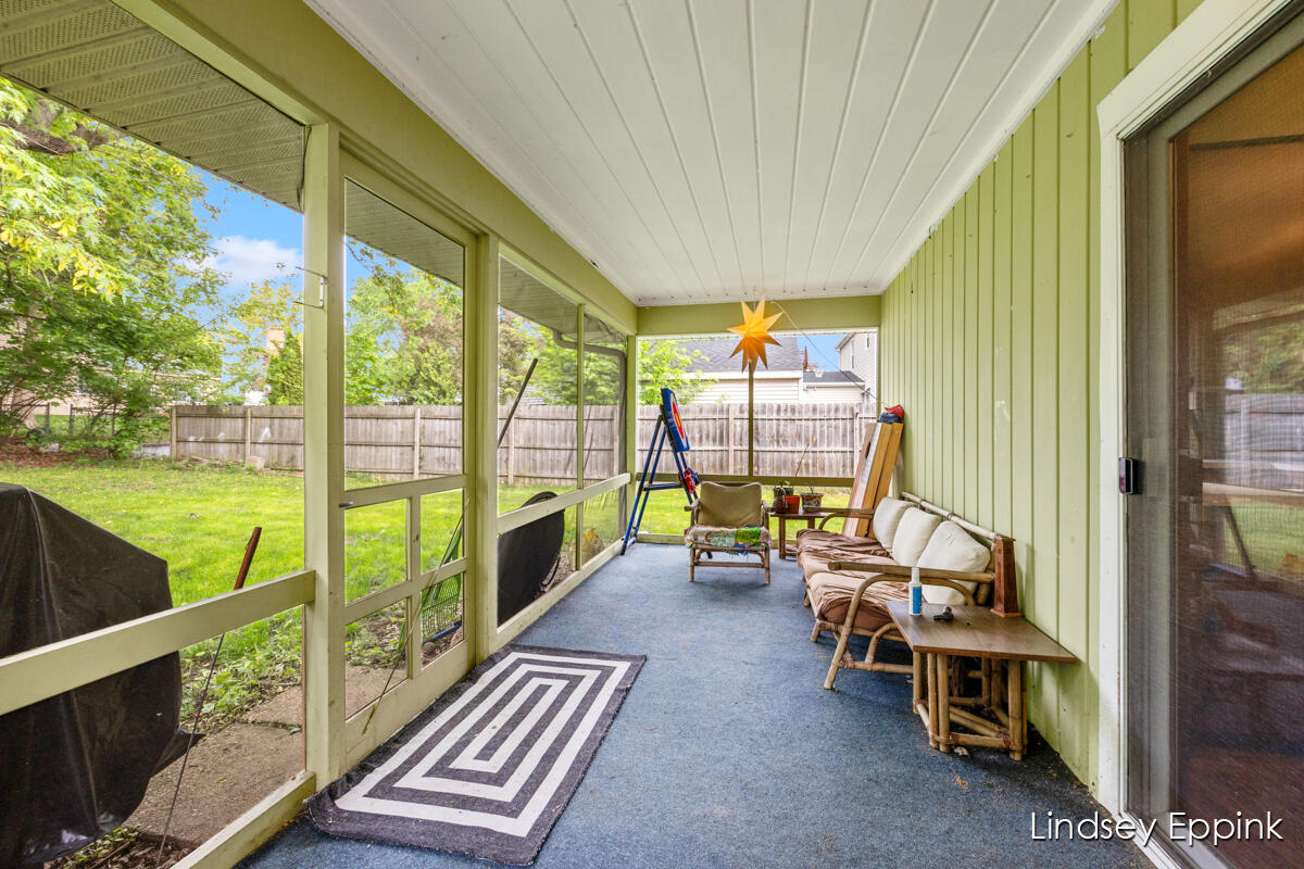 2233 Cambridge Drive SE