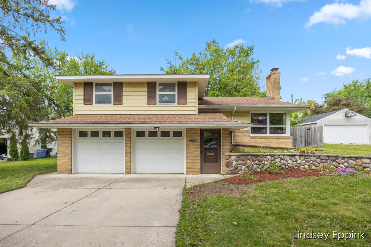 2233 Cambridge Drive SE