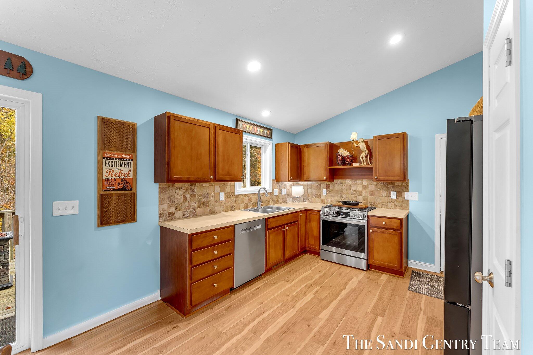 14001 Ridgewood Drive