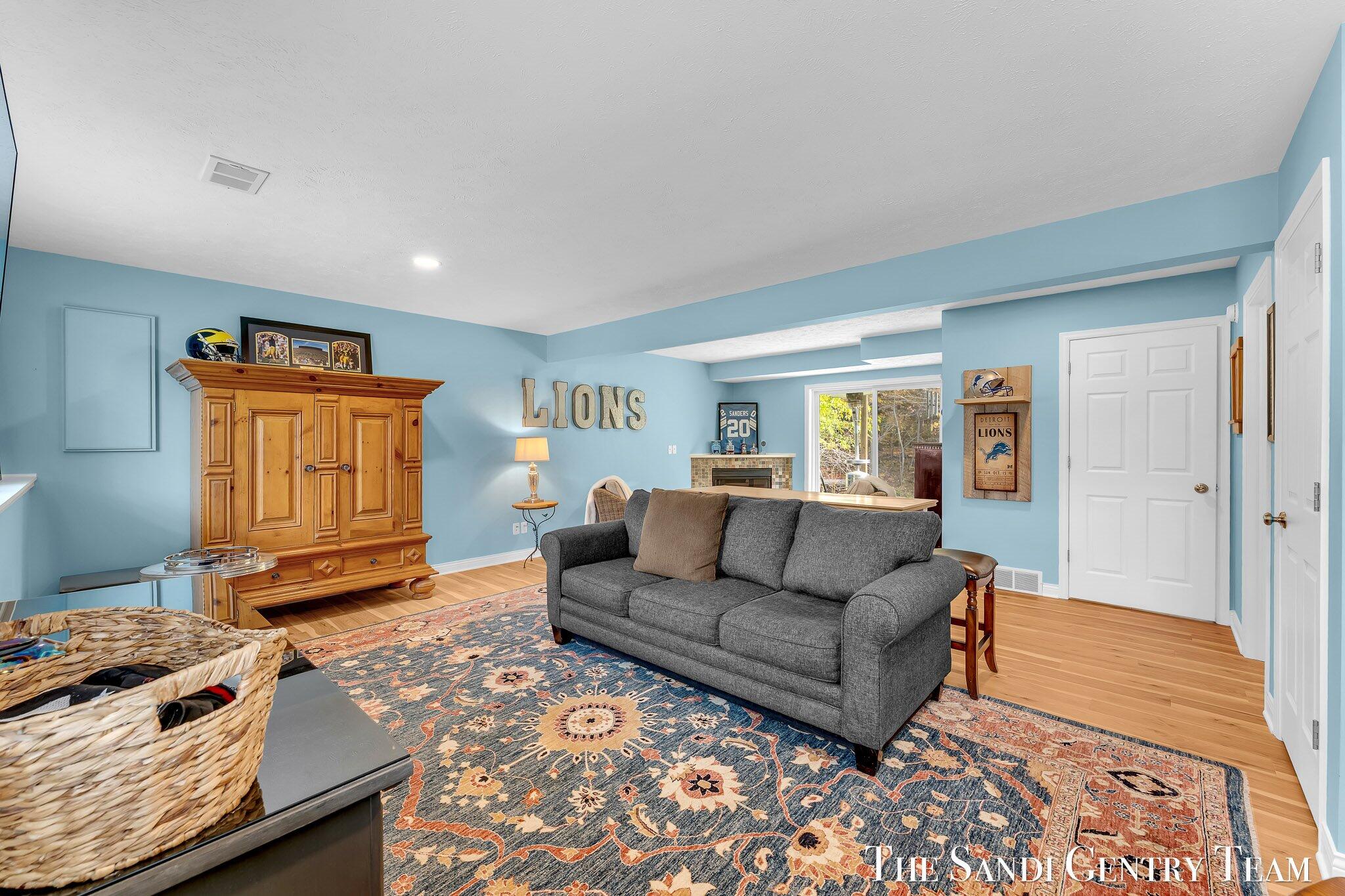 14001 Ridgewood Drive