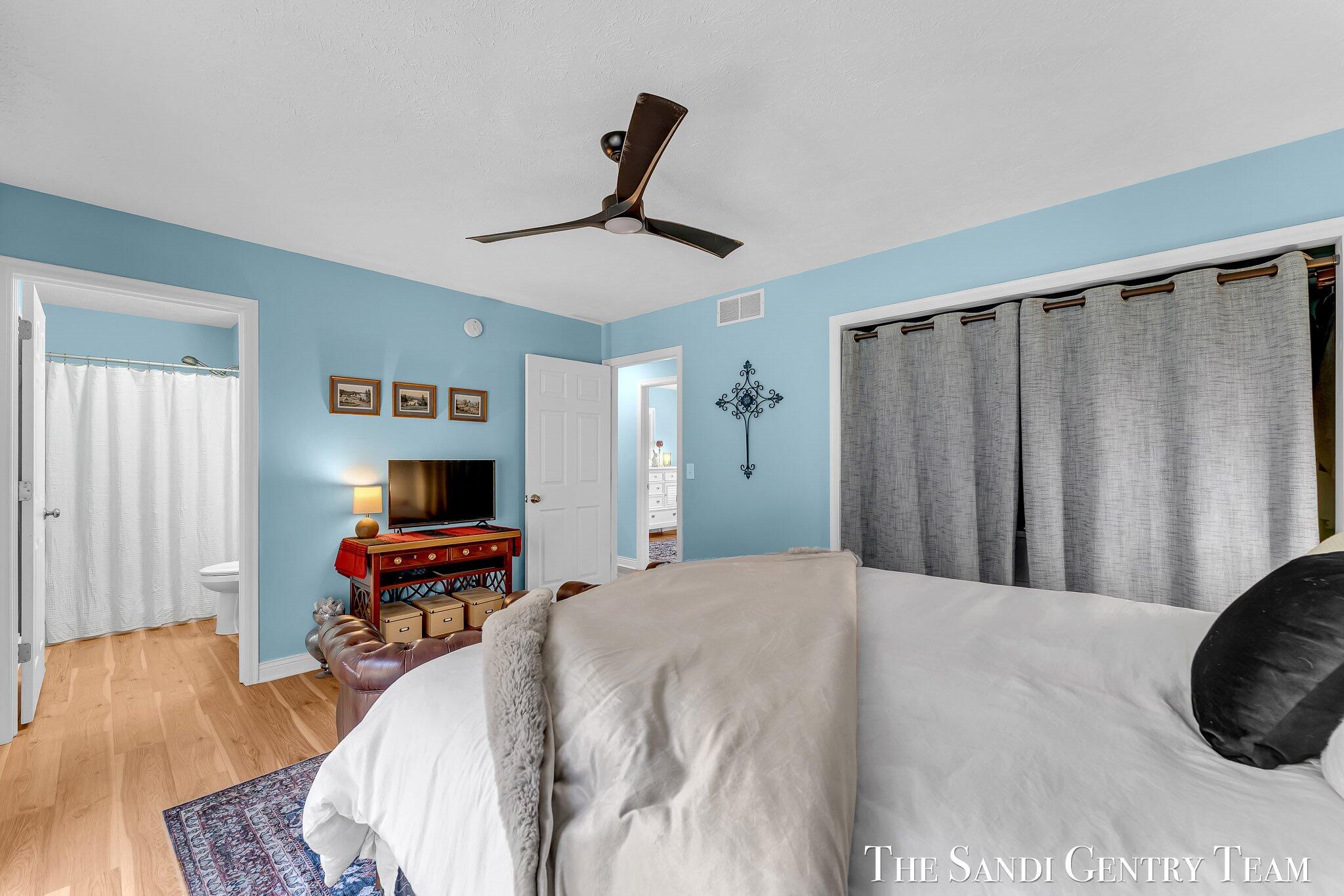 14001 Ridgewood Drive