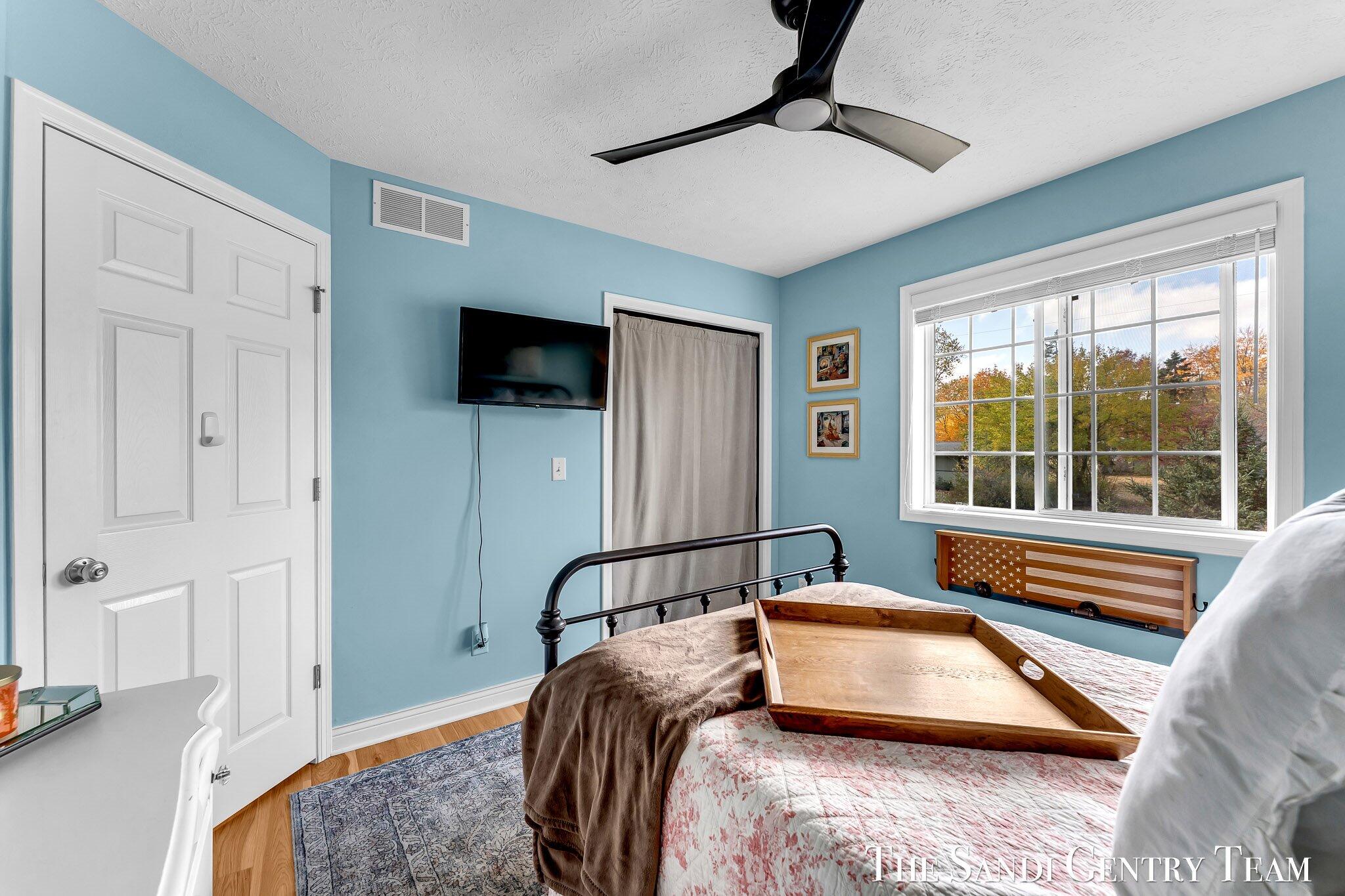 14001 Ridgewood Drive