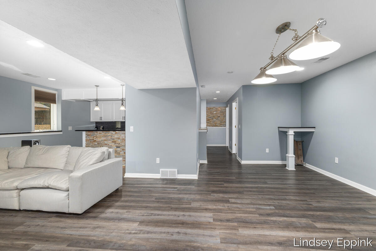 428 Escanaba Lane