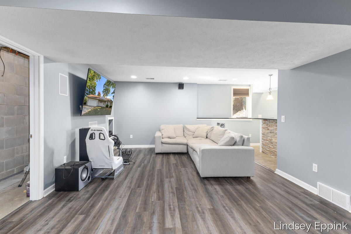 428 Escanaba Lane