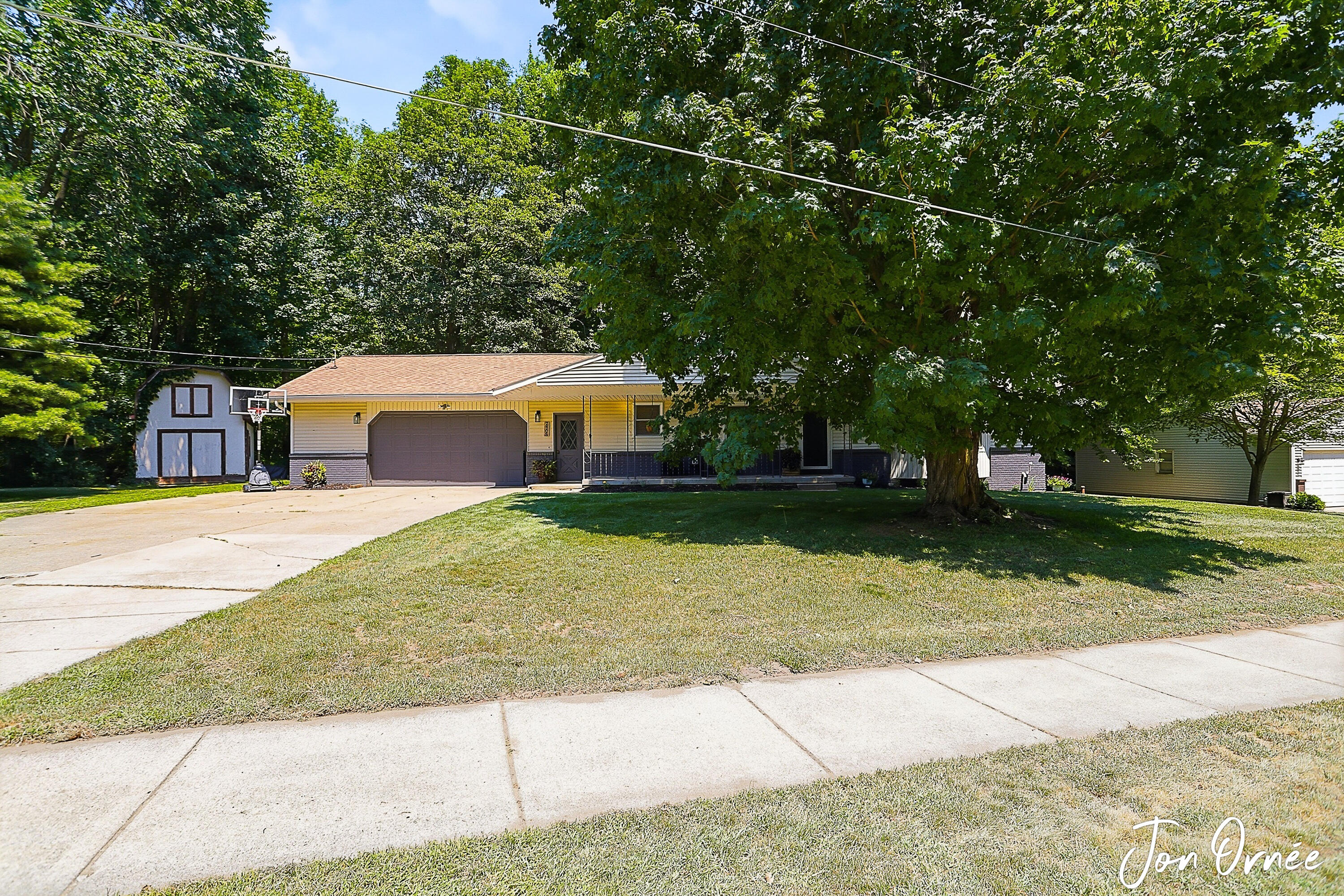2805 New Holland Street