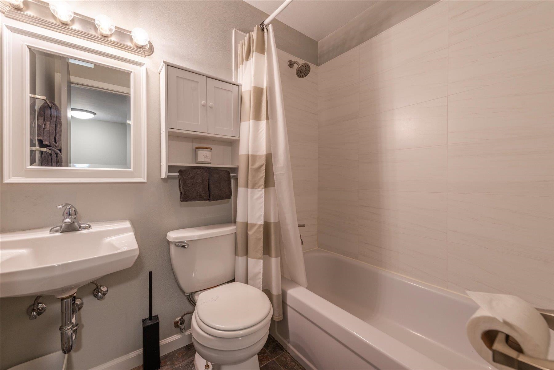 3200 North Lake Boulevard Unit: 18