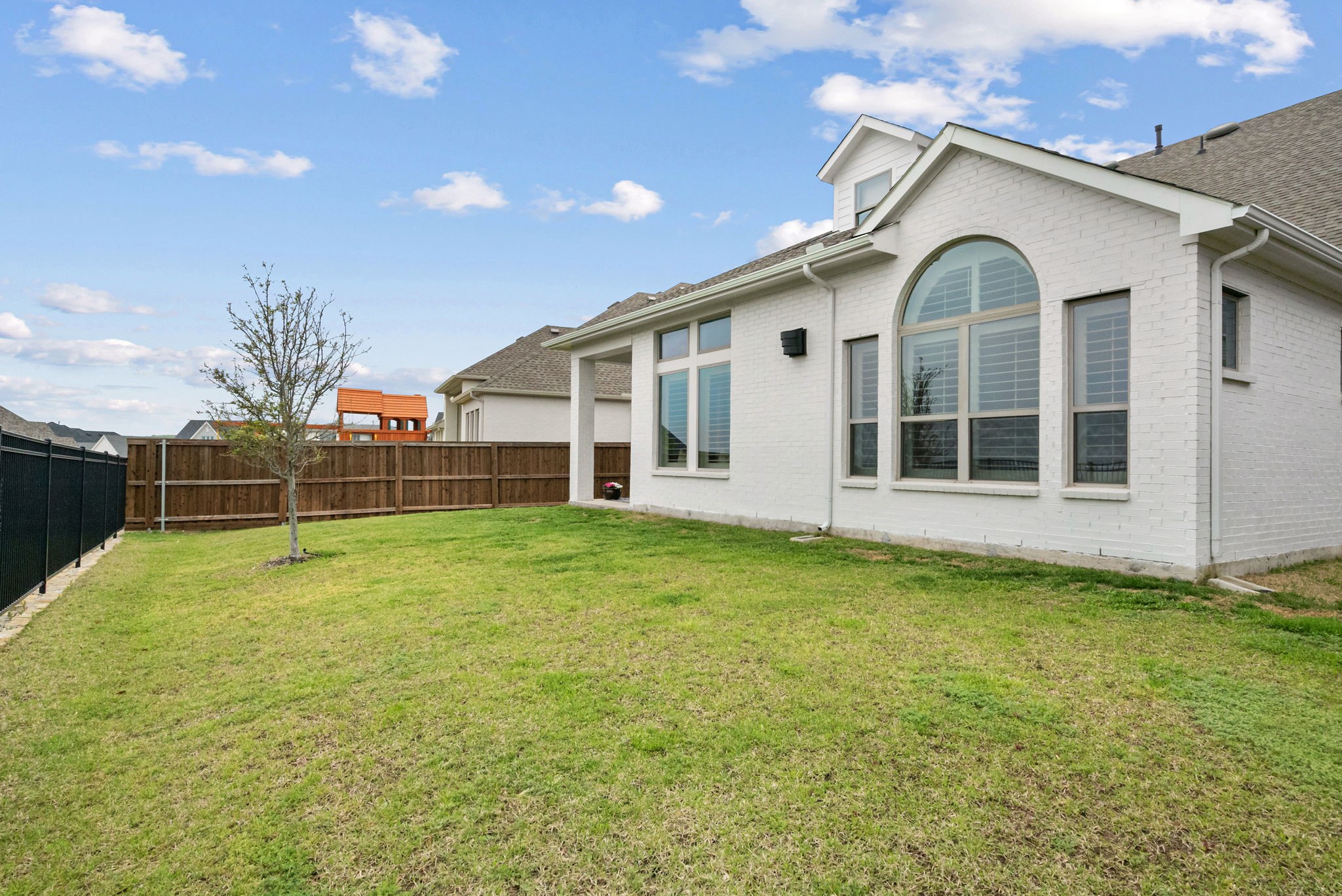 2325 Offerande Drive