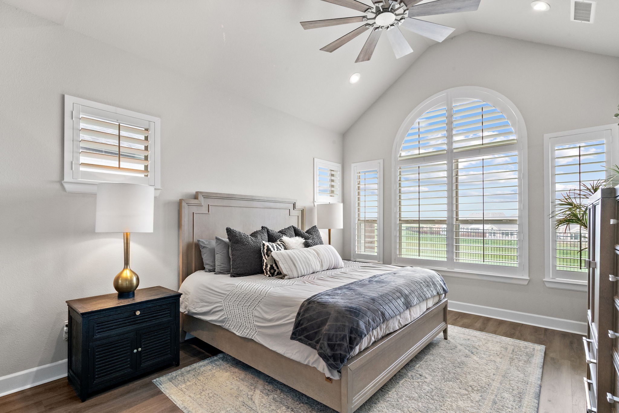 2325 Offerande Drive