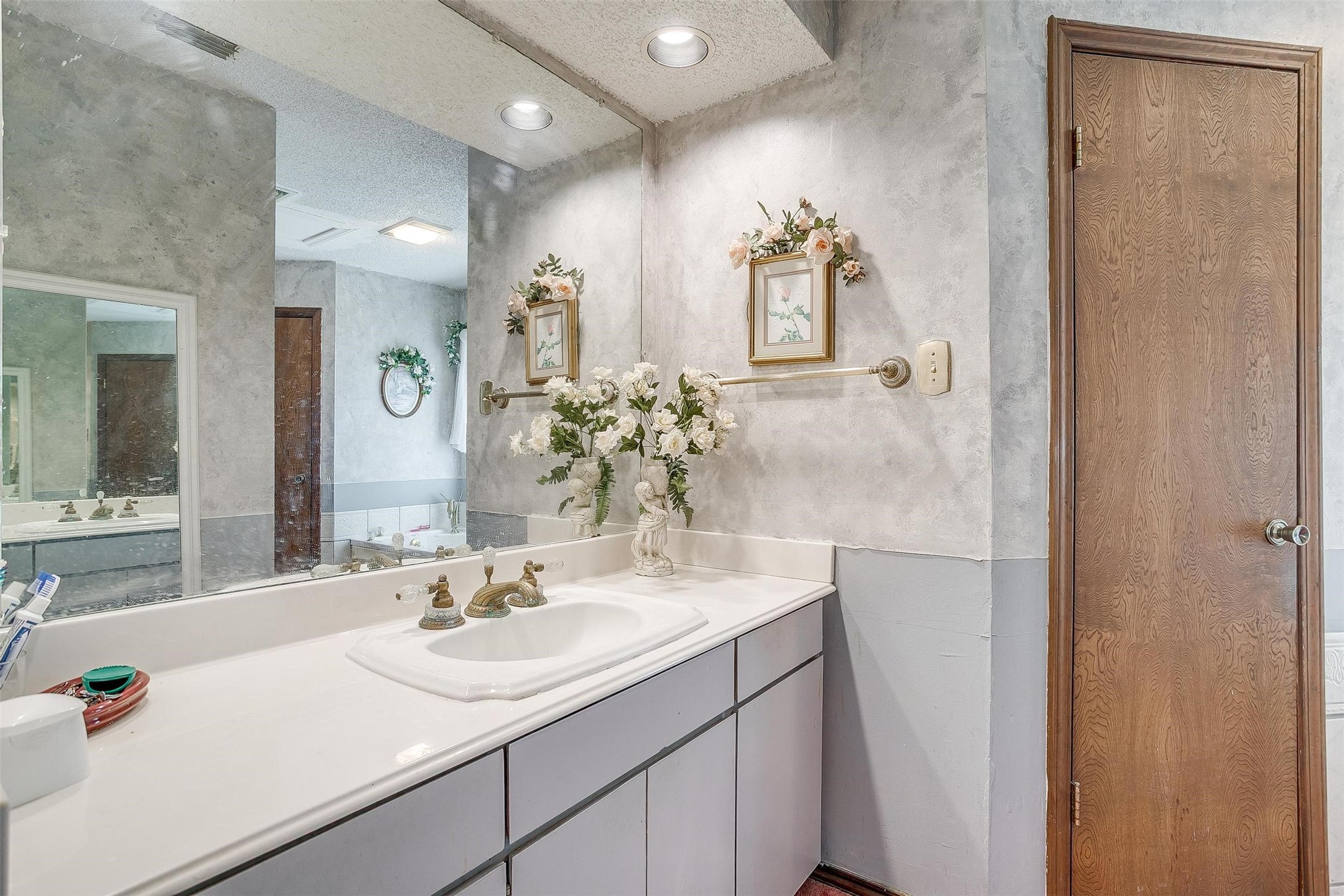 1000 Meadow Hill Road