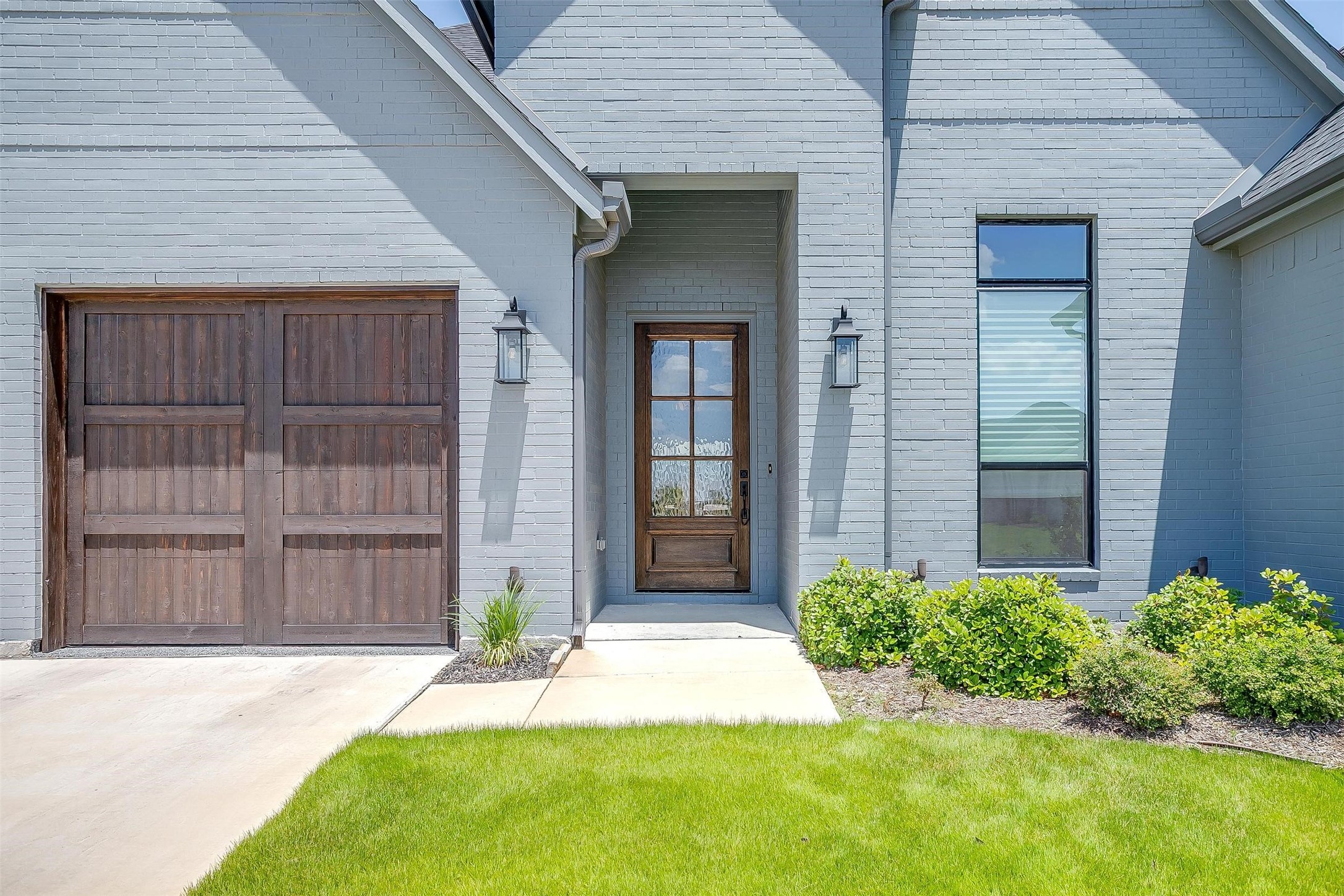 916 Highlands Avenue