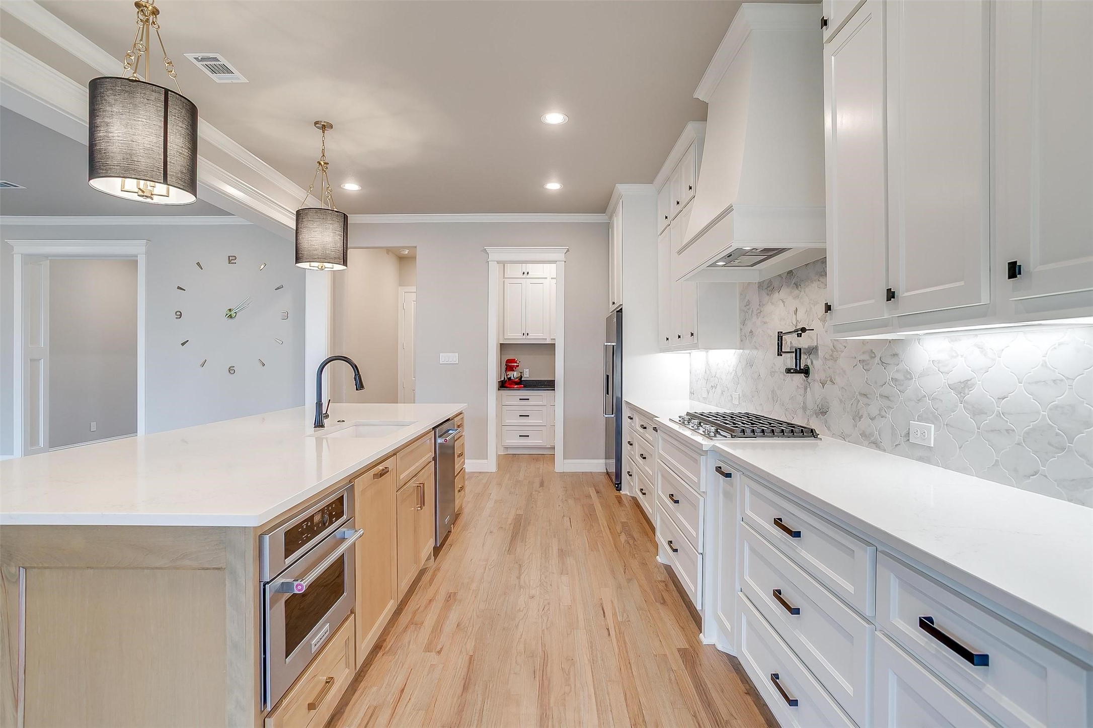 916 Highlands Avenue