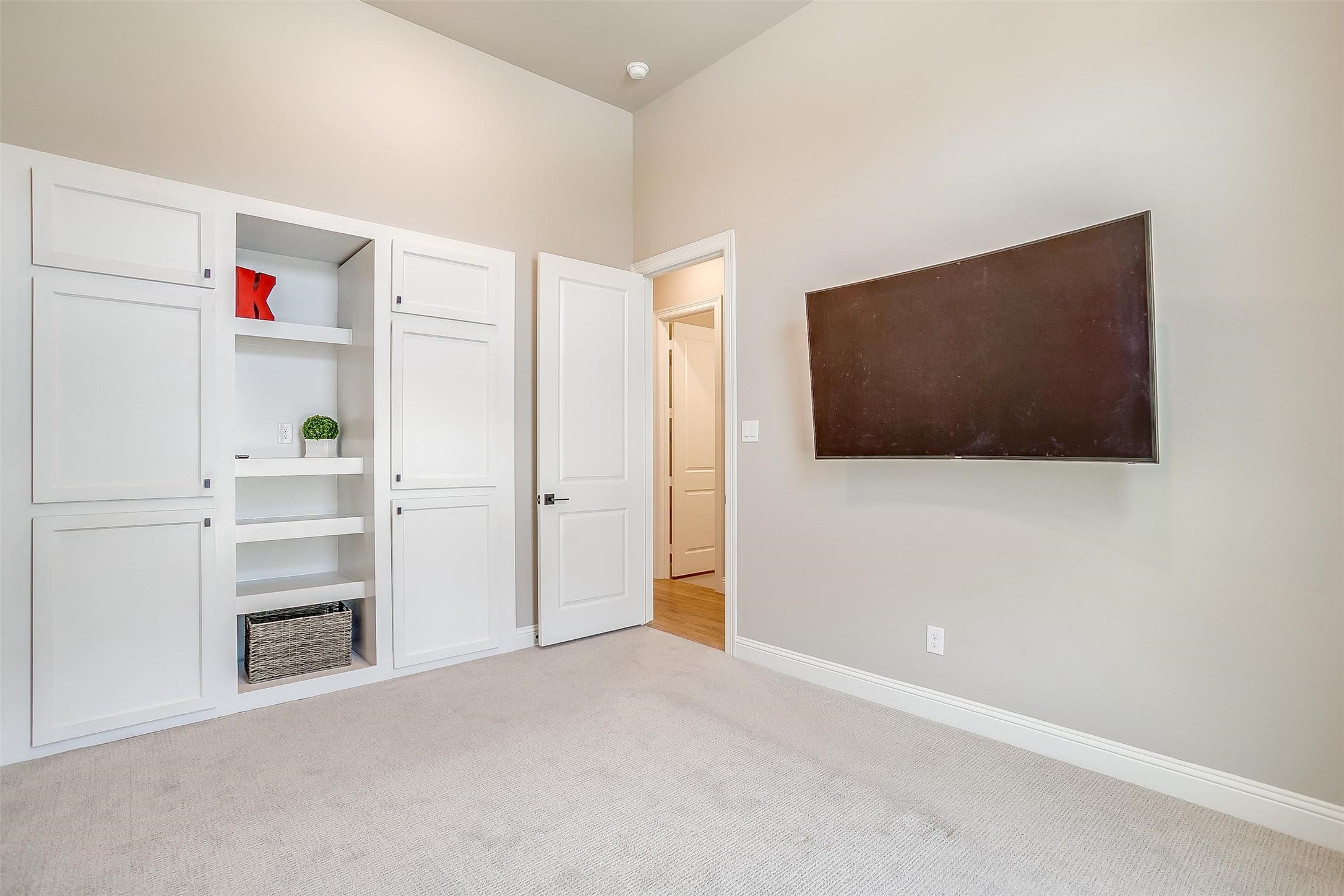 916 Highlands Avenue