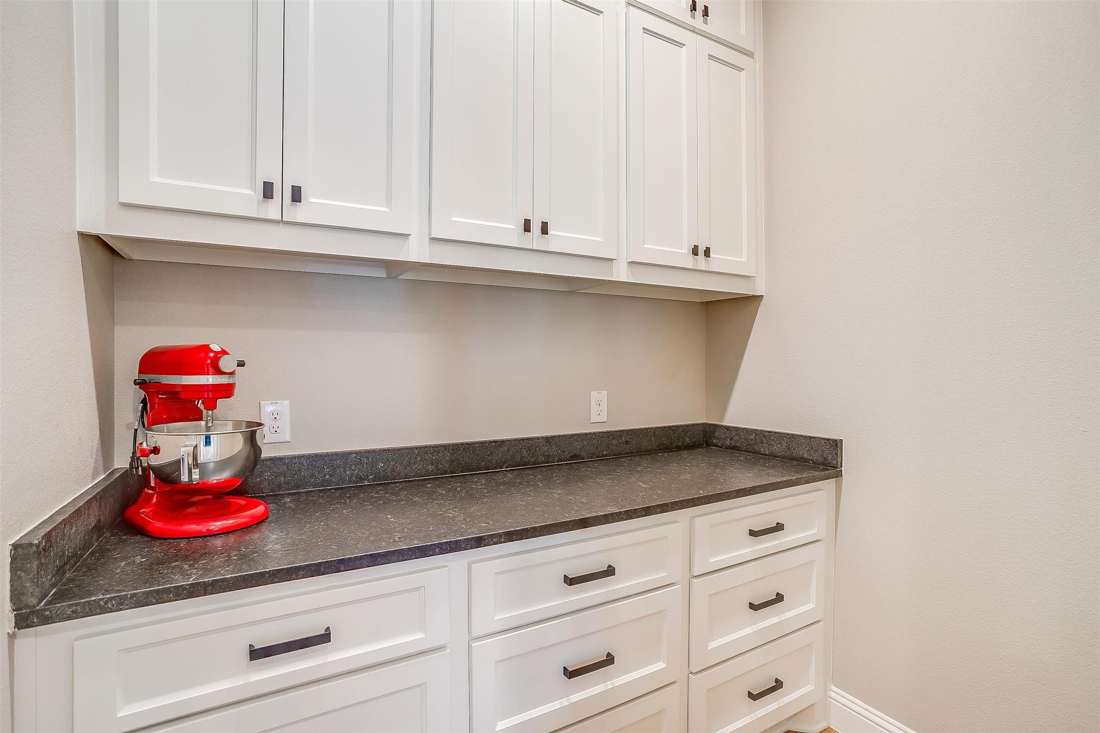 916 Highlands Avenue