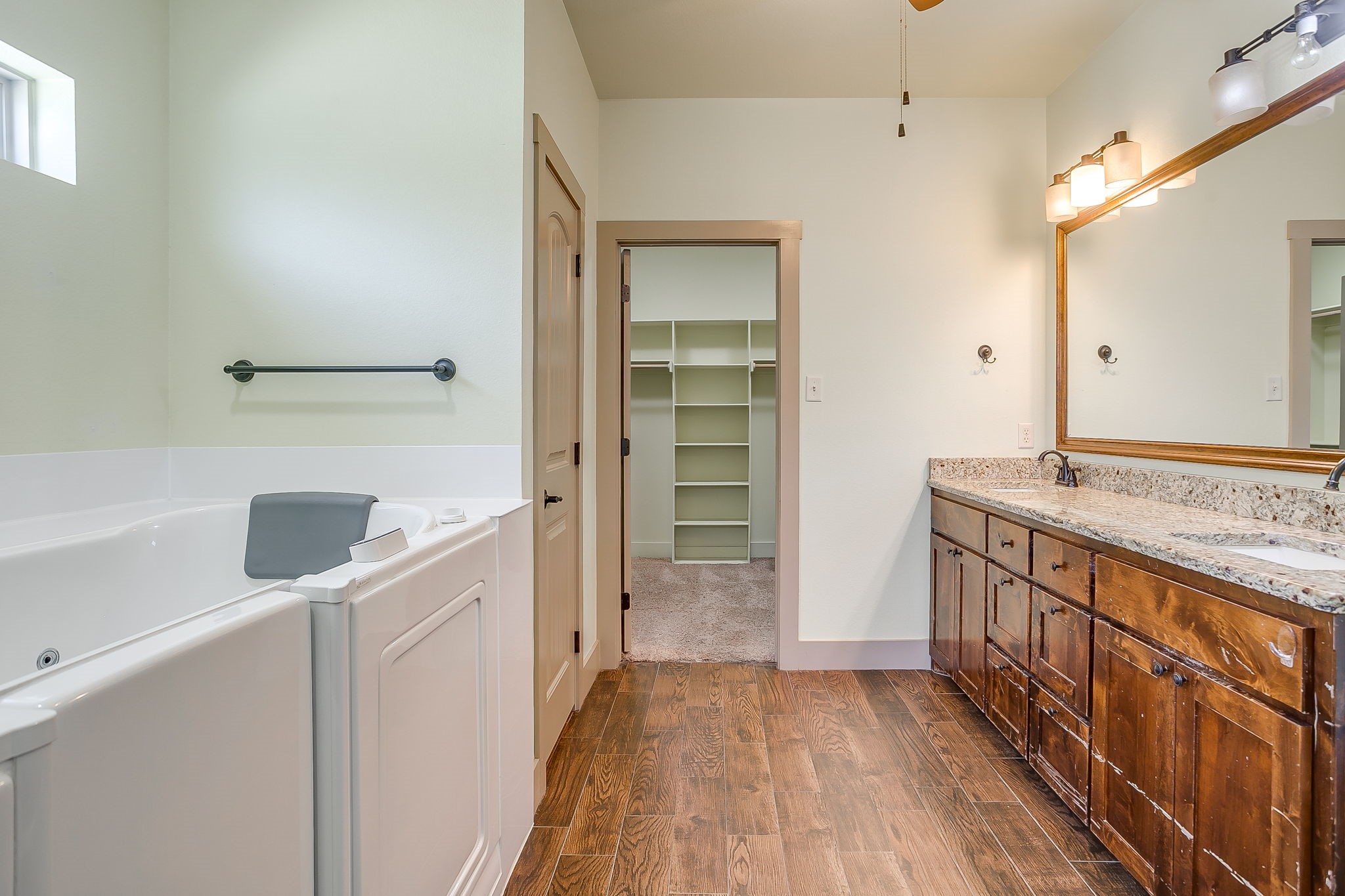 570 S Point Court