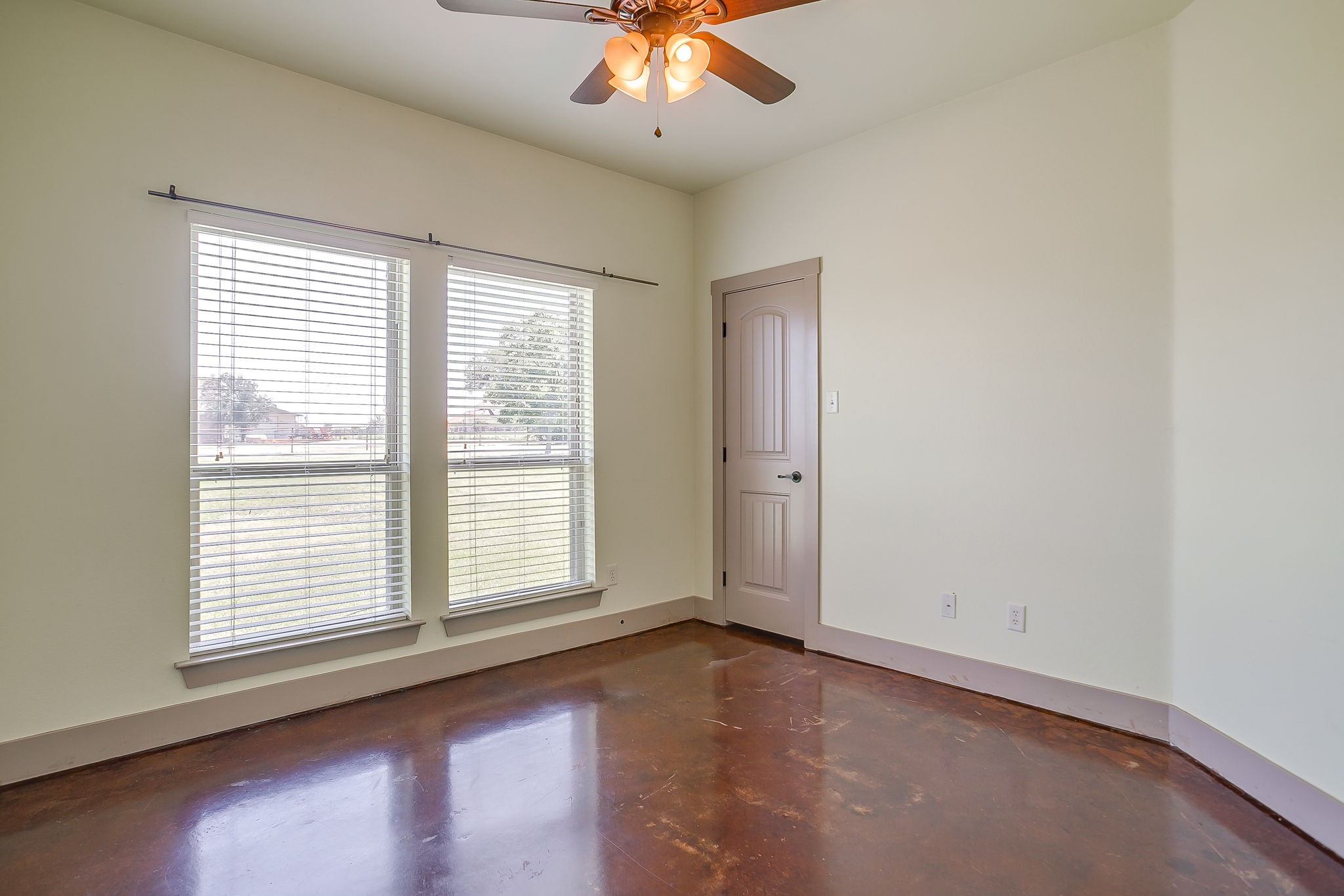 570 S Point Court