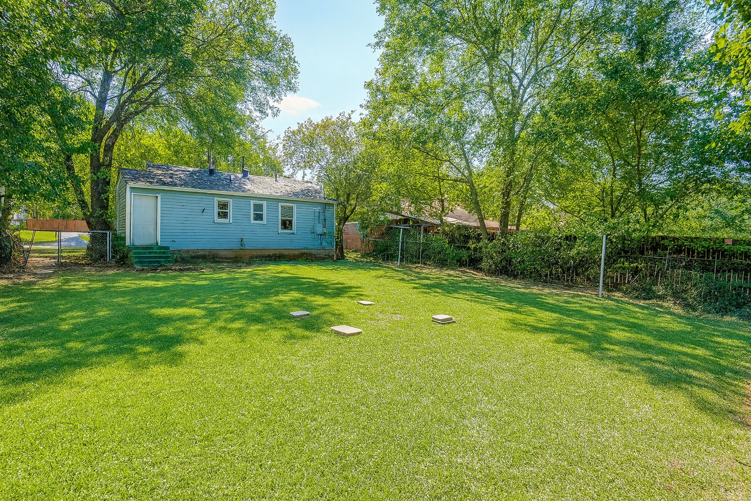 4932 Royal Drive